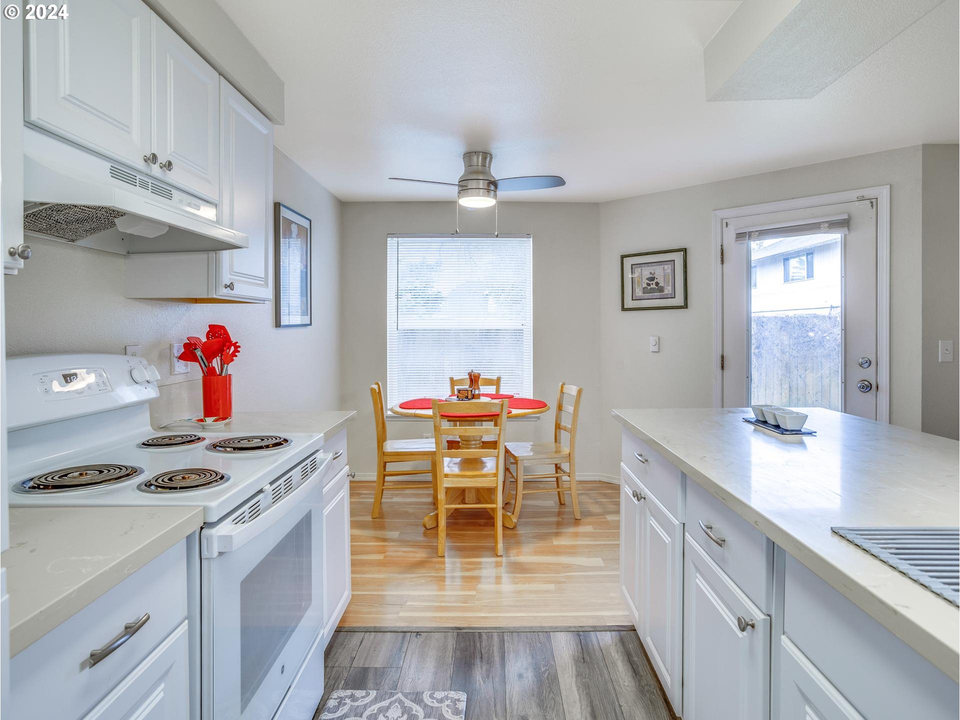 8913 Southeast Rhone Street Portland, OR 97266 - Photo 13 of 36