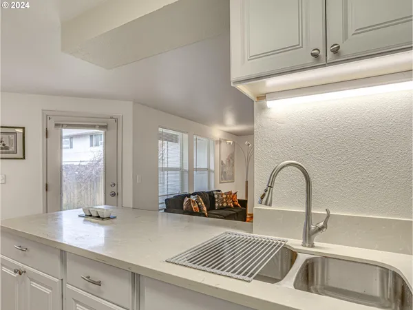 $999,900 | 8913 Southeast Rhone Street, Portland, OR 97266