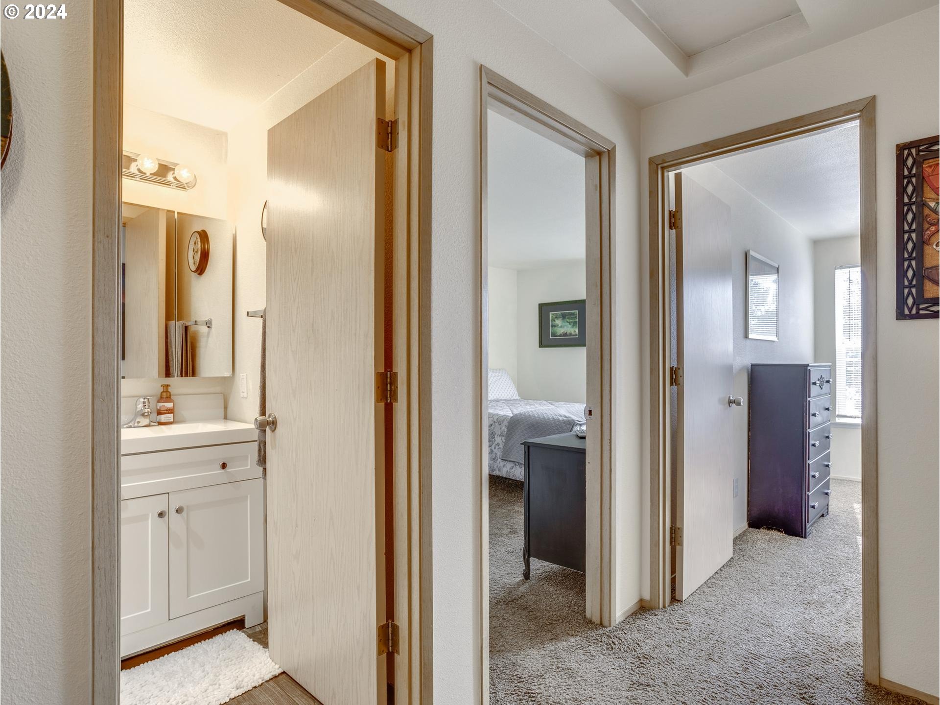 8913 Southeast Rhone Street Portland, OR 97266 - Photo 7 of 36