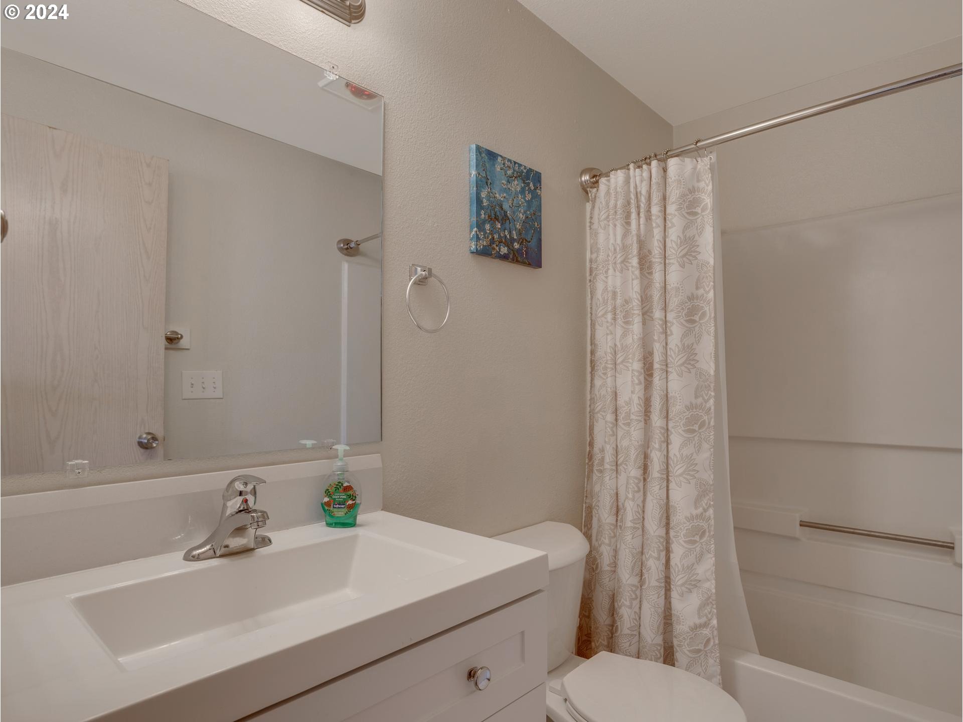 8913 Southeast Rhone Street Portland, OR 97266 - Photo 8 of 36