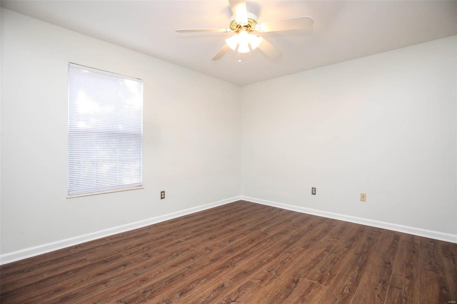 733 Ridgeside Drive, Unit B Ballwin, MO 63021 - Photo 5 of 18 Gallery Image 5
