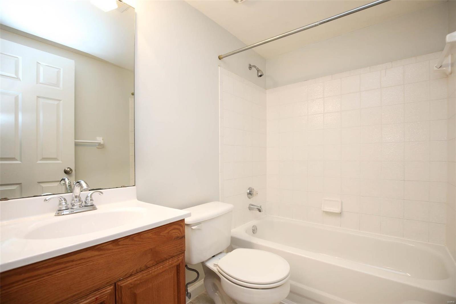 733 Ridgeside Drive, Unit B Ballwin, MO 63021 - Photo 7 of 18 Gallery Image 7