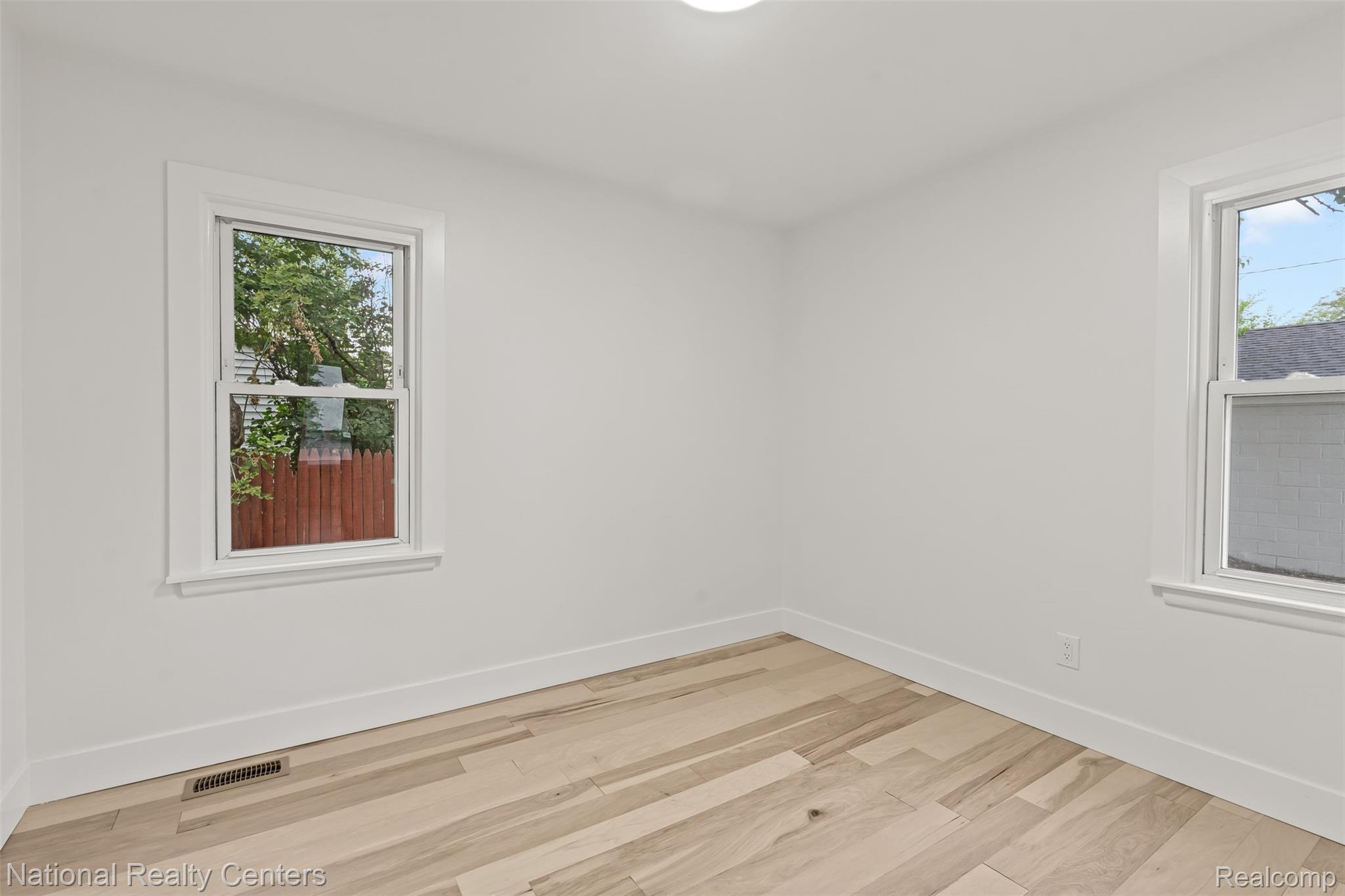 2616 Kenmore Road Berkley, MI 48072 - Photo 16 of 39 Kenmore-19.jpg