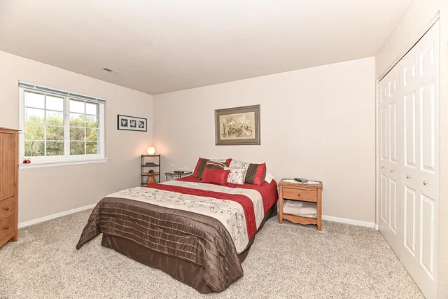 $334,999 | 509 Westfield Way, Unit F, Pewaukee, WI 53072