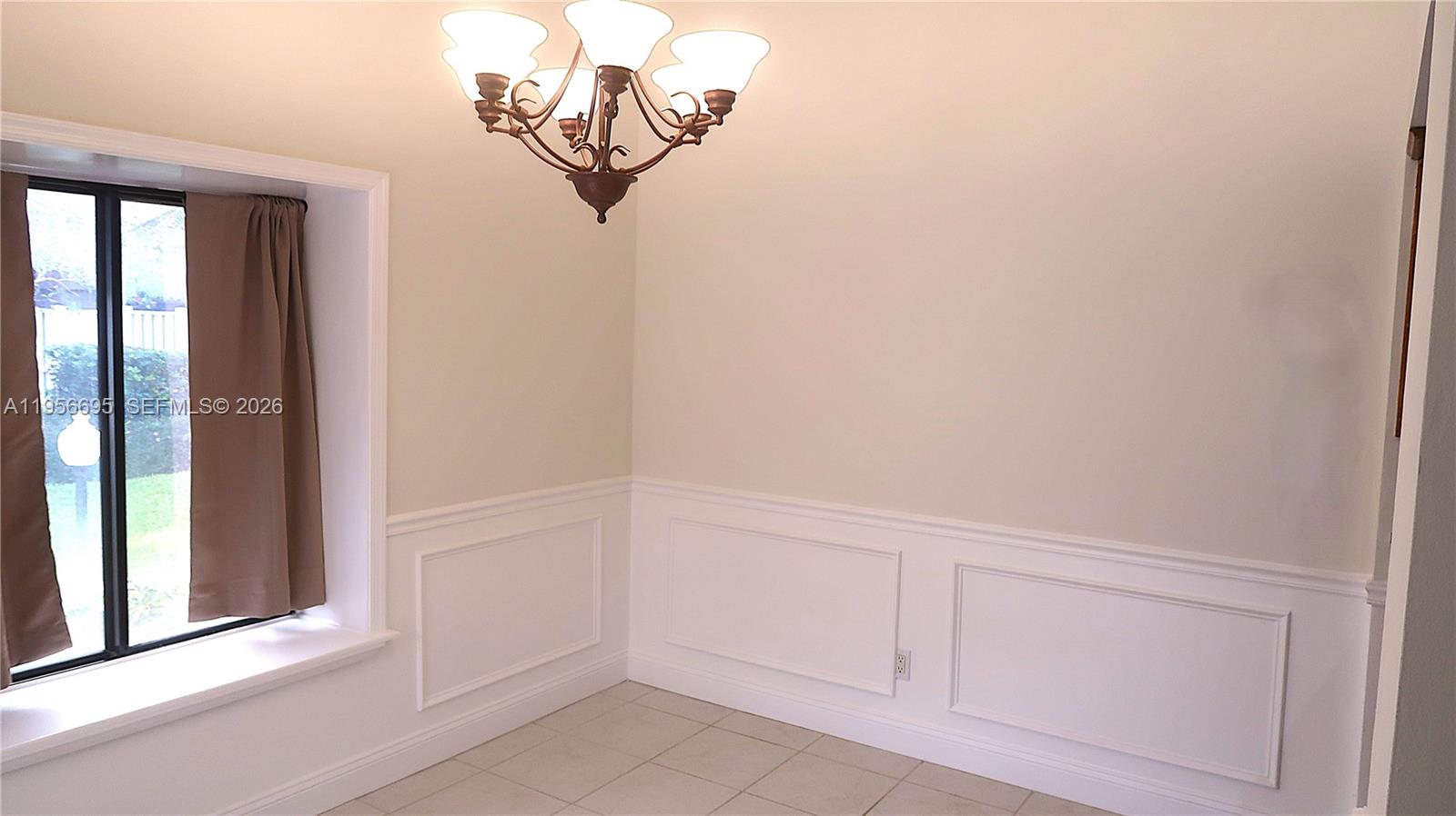 804 Summerwinds Lane Jupiter, FL 33458 - Photo 5 of 17 Custom Wainscoating