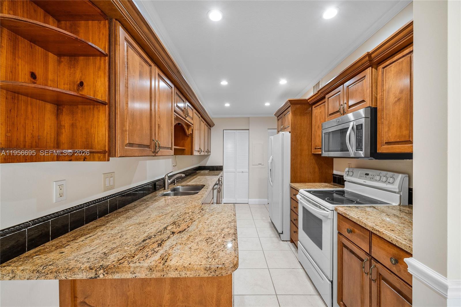 804 Summerwinds Lane Jupiter, FL 33458 - Photo 9 of 33