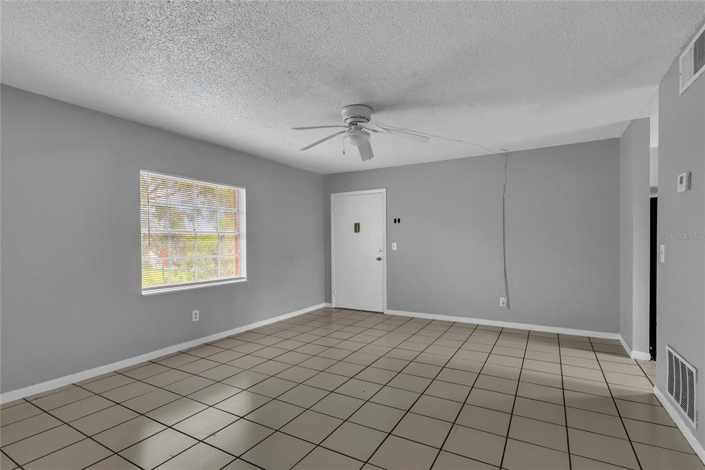1629 West Oak Ridge Road, Unit 1629D Orlando, FL 32809 - Photo 5 of 10