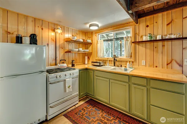 $180,000 | 141 Northwoods Cabin, Cougar, WA 98616
