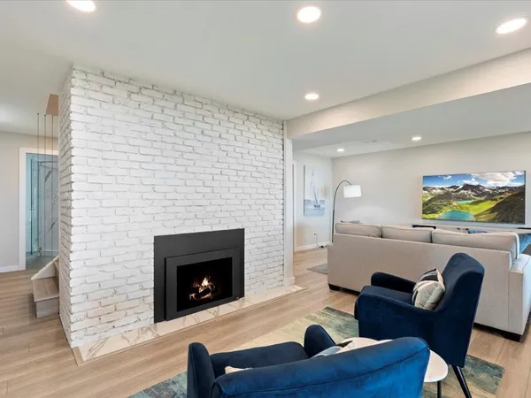 $849,900 | 1725 White Cloud Drive North, Isle, MN 56342