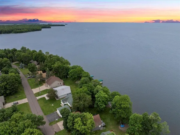 $849,900 | 1725 White Cloud Drive North, Isle, MN 56342