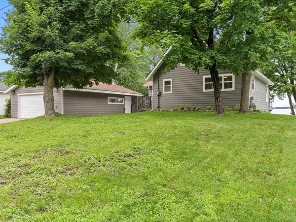 $849,900 | 1725 White Cloud Drive North, Isle, MN 56342