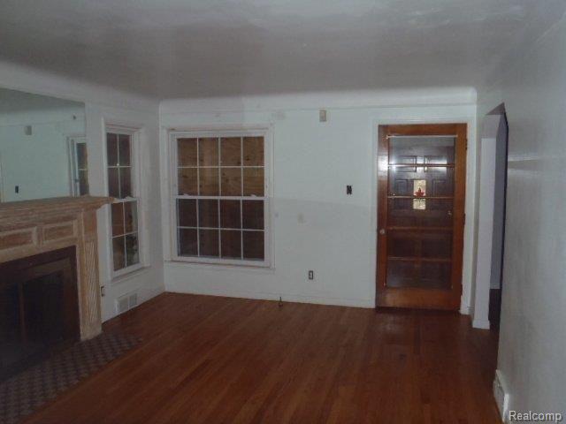 4850 Yorkshire Road Detroit, MI 48224 - Photo 10 of 20 P6214027.JPG