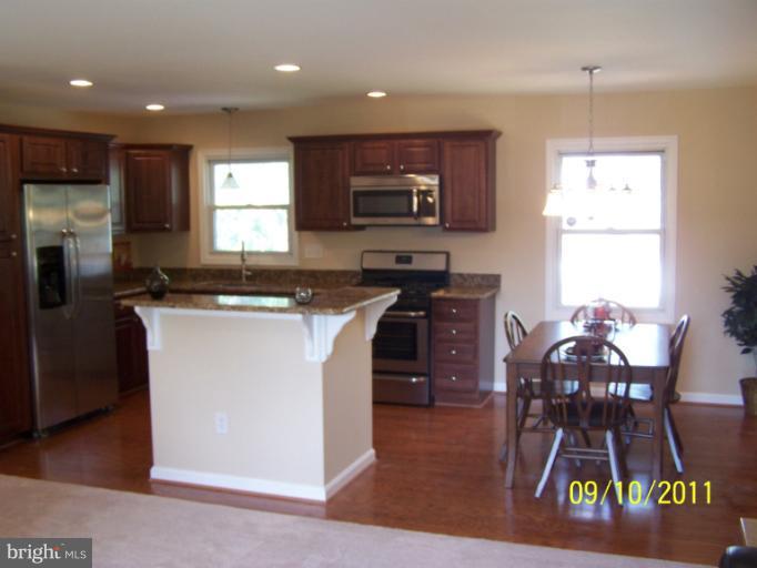 214 Compton Road Waldorf, MD 20602 - Photo 17 of 30 Kitchen