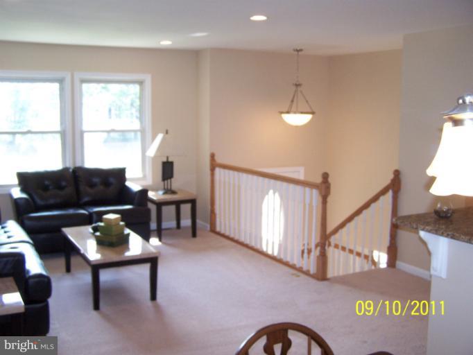214 Compton Road Waldorf, MD 20602 - Photo 3 of 30 Living Room