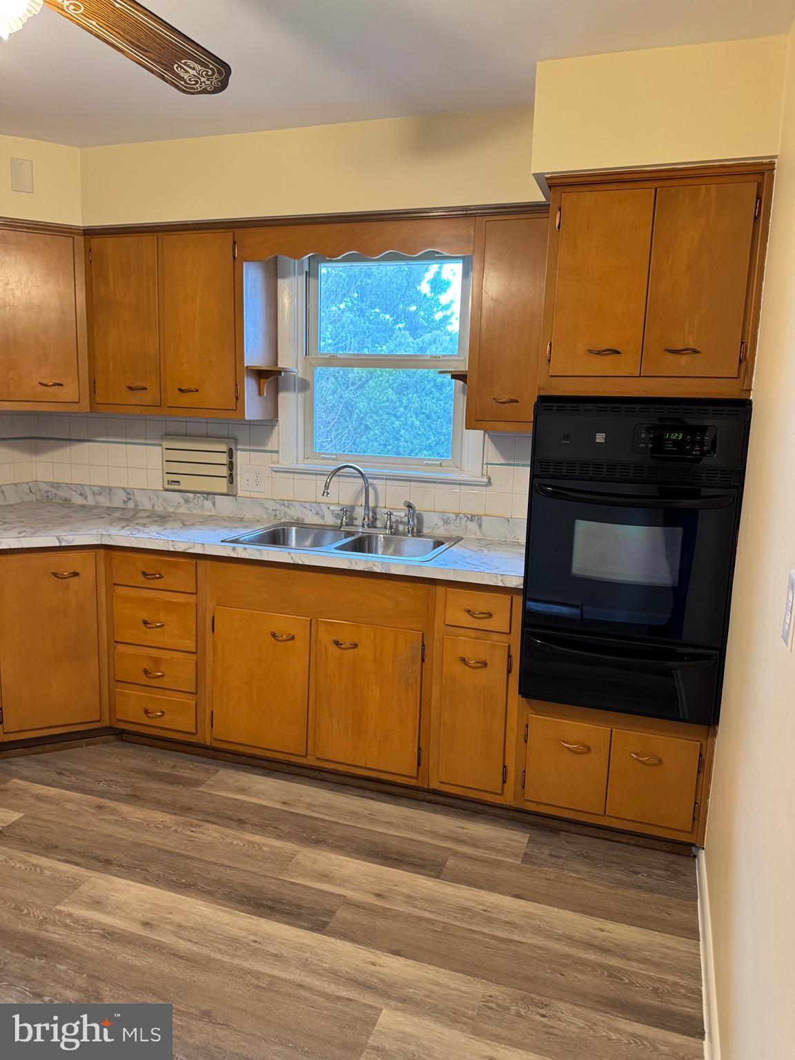 1711 Manor Ridge Drive Lancaster, PA 17603 - Photo 2 of 12