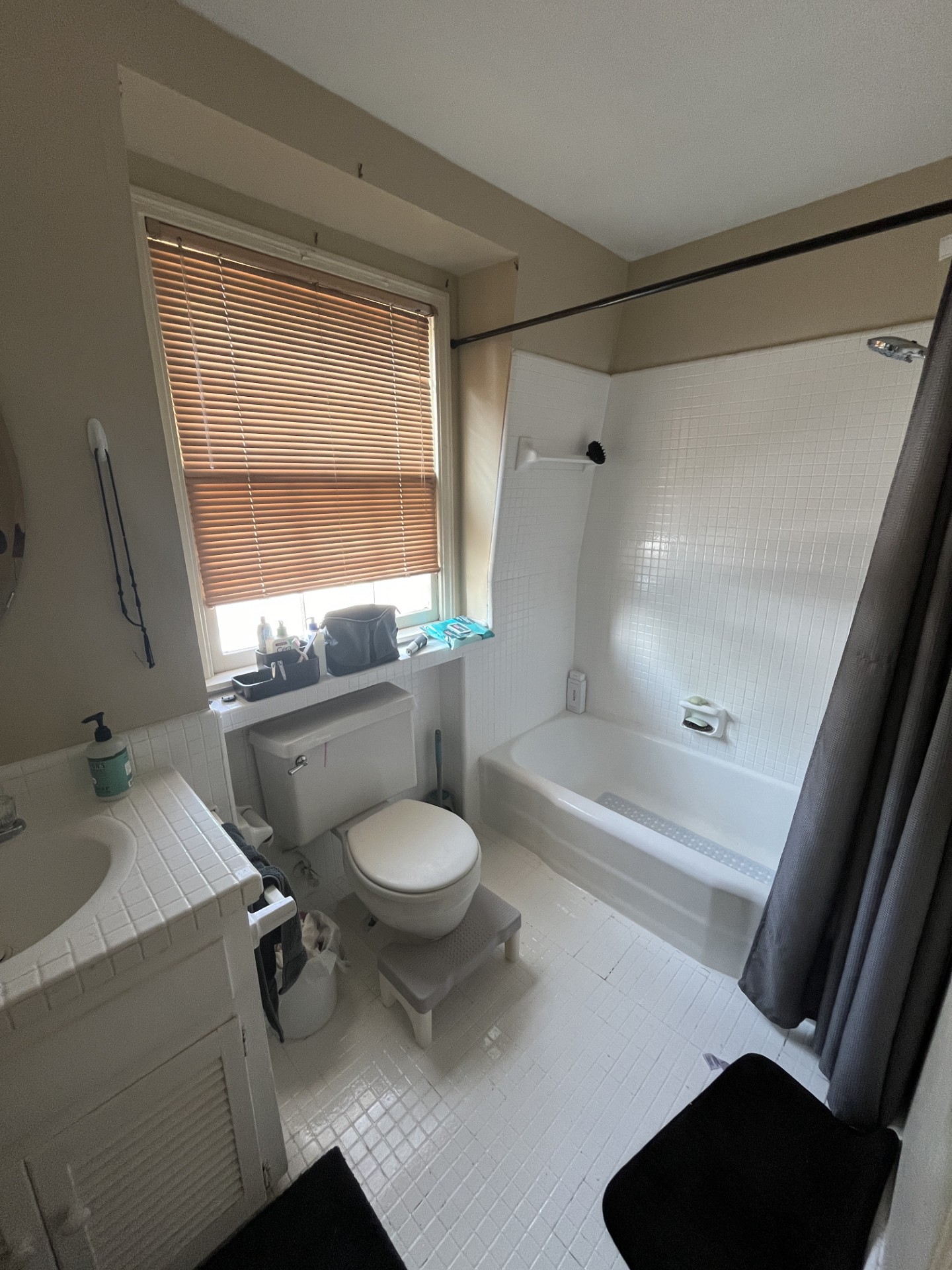 2704 San Pedro Street, Unit 2 Austin, TX 78705 - Photo 10 of 16 a bathroom with a sink a toilet and a bathtub