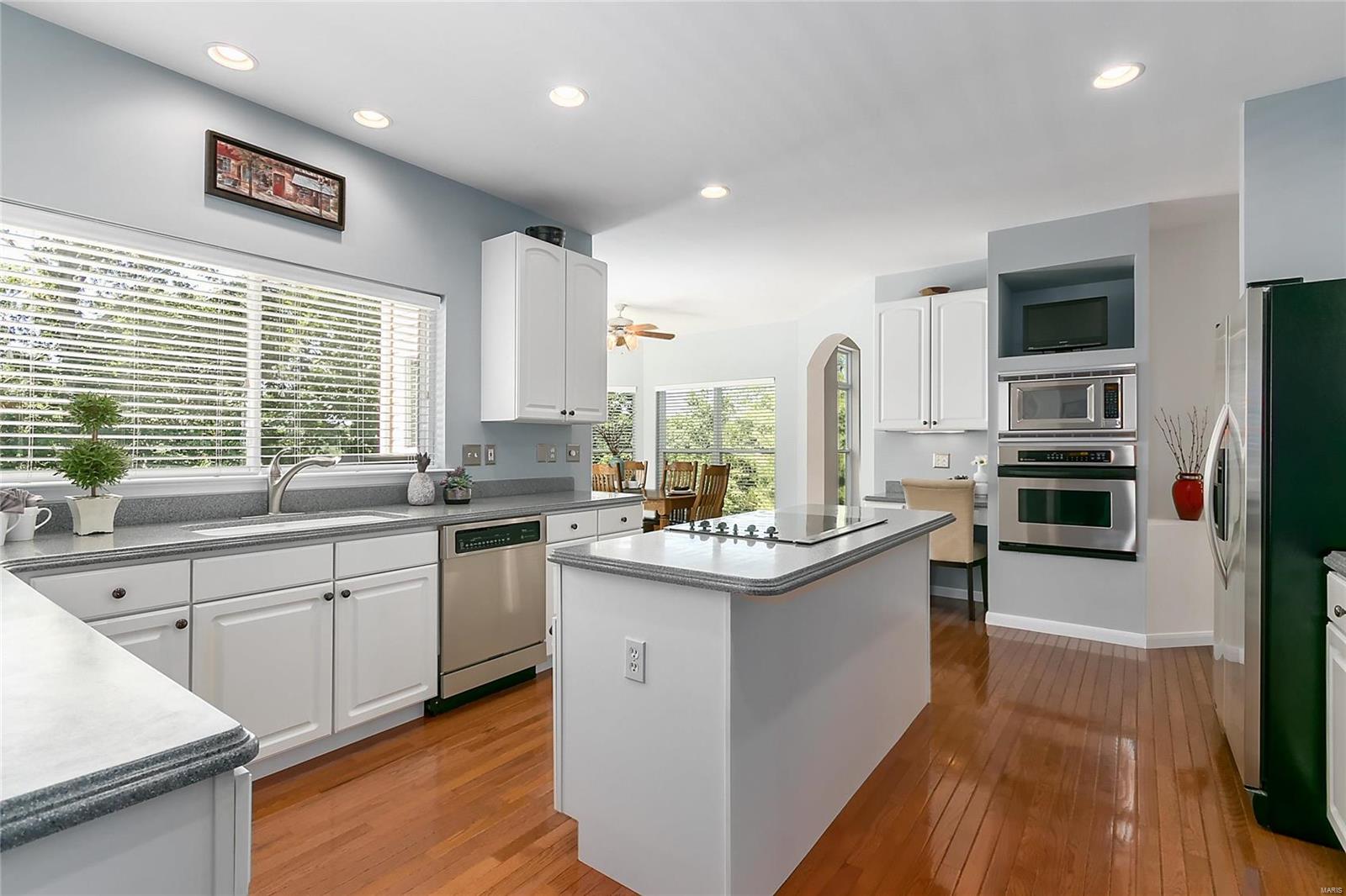 1042 Kiefer Ridge Drive Ballwin, MO 63021 - Photo 22 of 54 Gallery Image 22