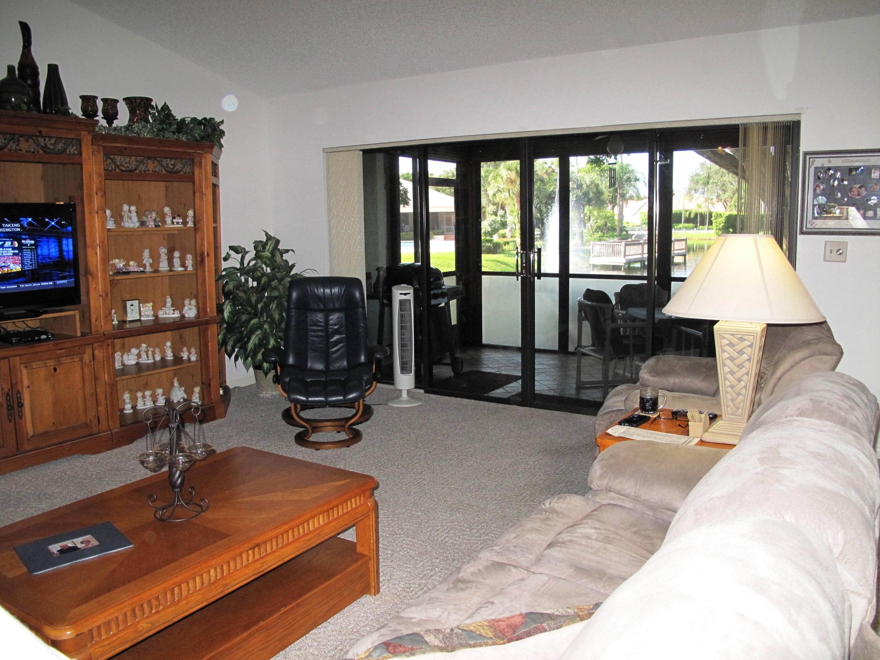 10740 180th Place South Boca Raton, FL 33498 - Photo 6 of 59 Living room (1)