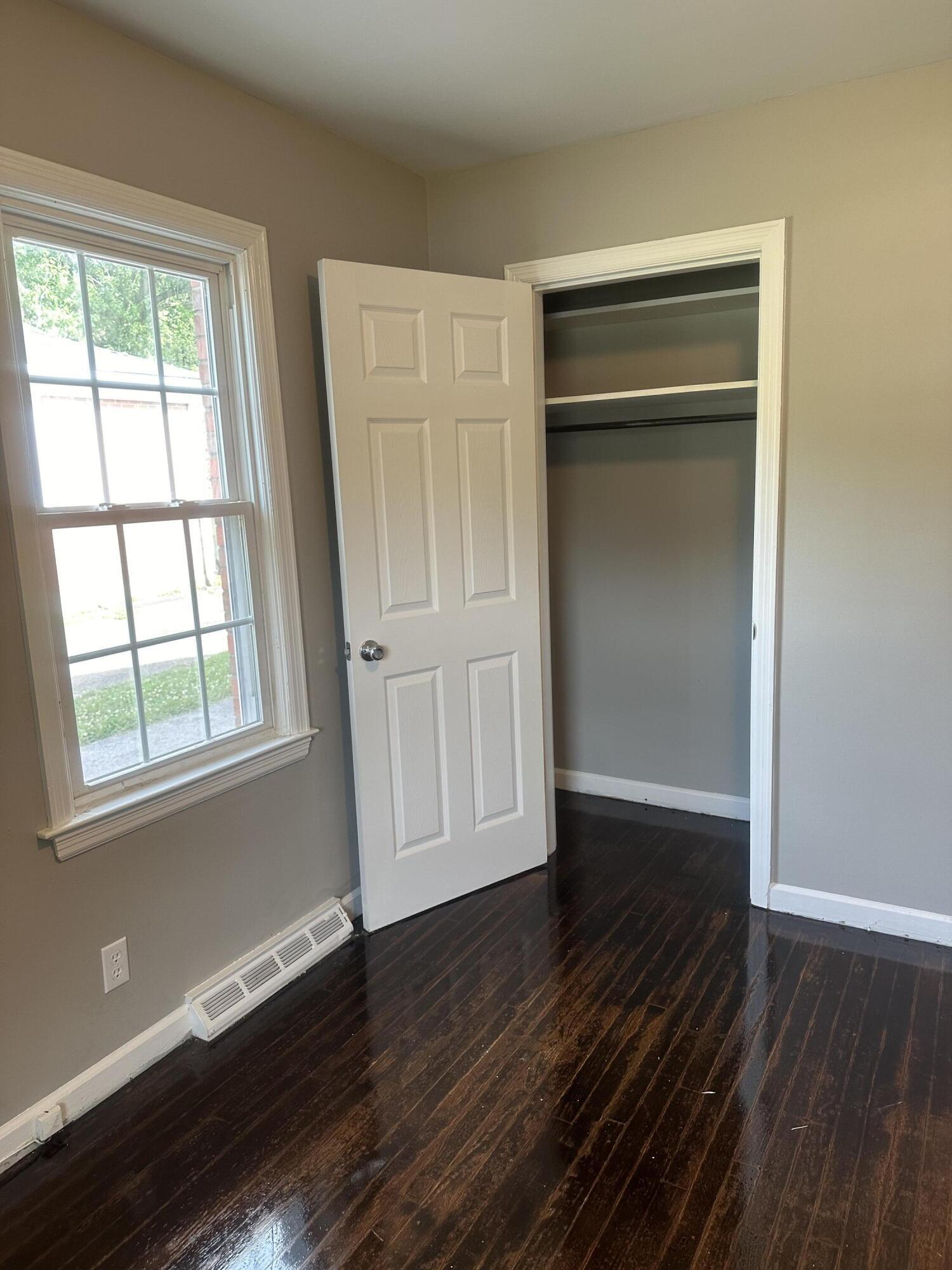 124-126 Greenbriar Road Lexington, KY 40503 - Photo 6 of 8 Greenbriar1