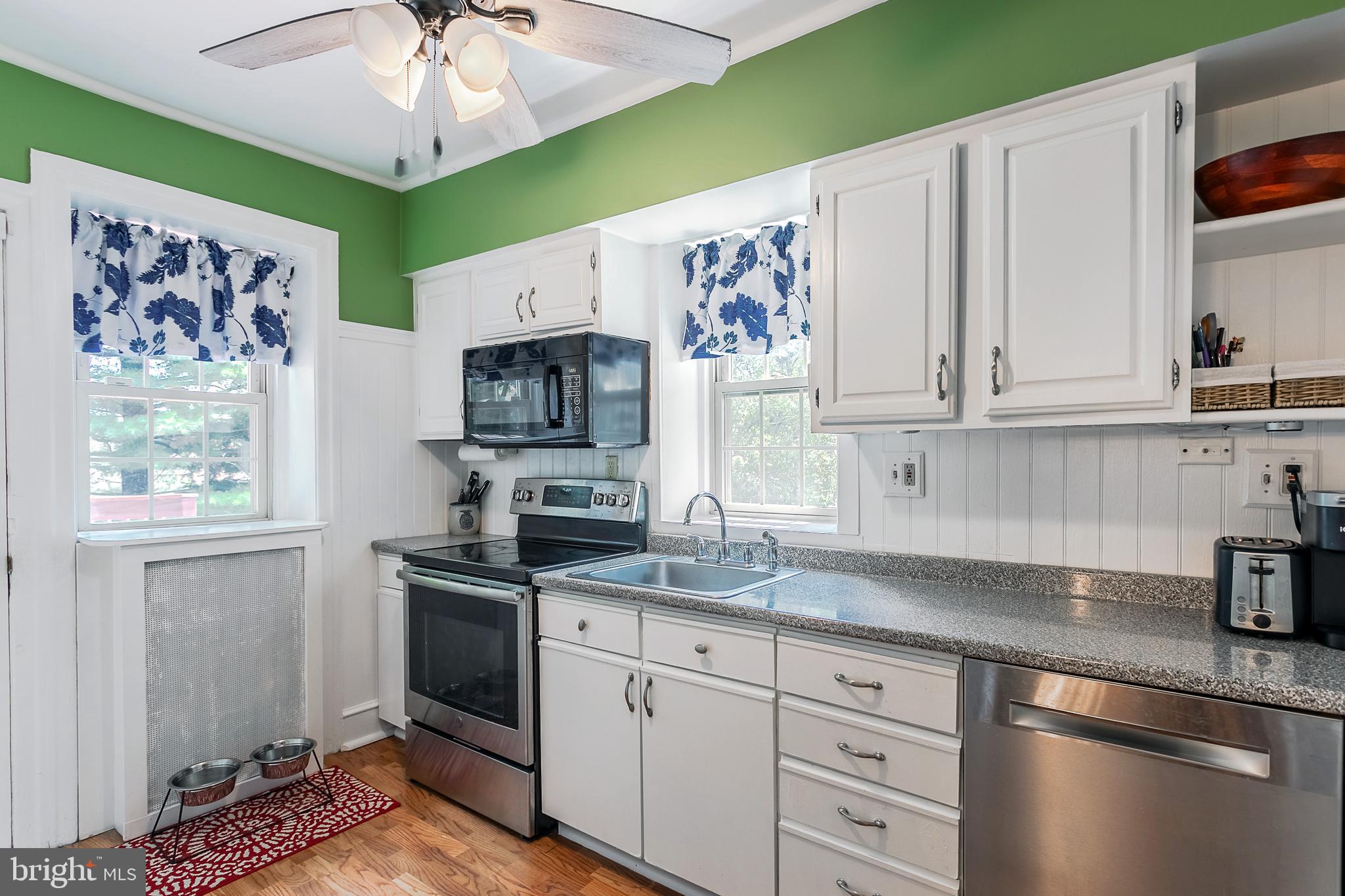 7231 Hilltop Road Upper Darby, PA 19082 - Photo 15 of 24