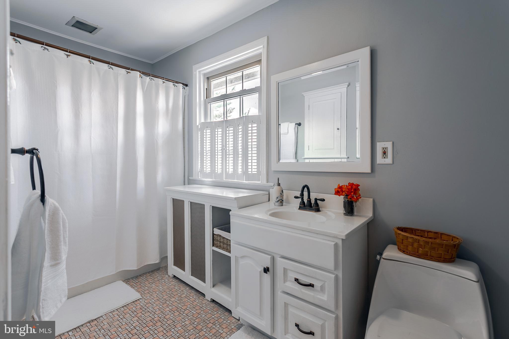 7231 Hilltop Road Upper Darby, PA 19082 - Photo 19 of 24