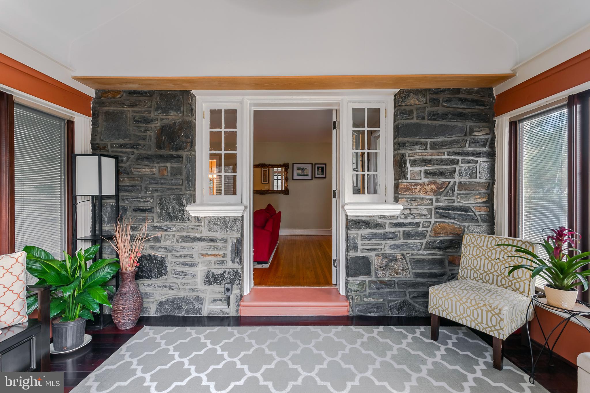 7231 Hilltop Road Upper Darby, PA 19082 - Photo 4 of 24