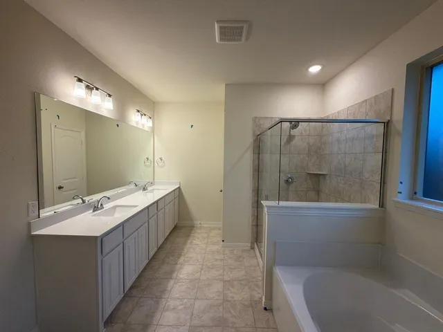 $354,900 | 1240 Sabine River Lane, Springtown, TX 76082