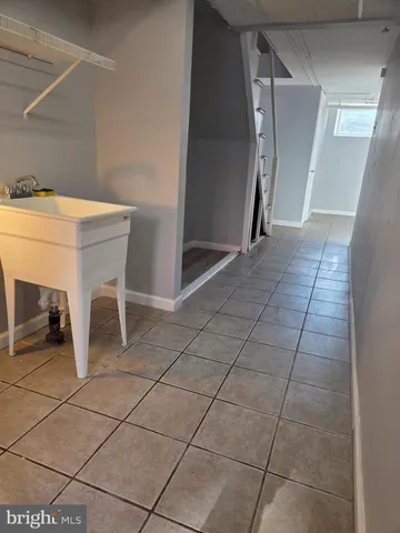 a view of a livingroom with furniture