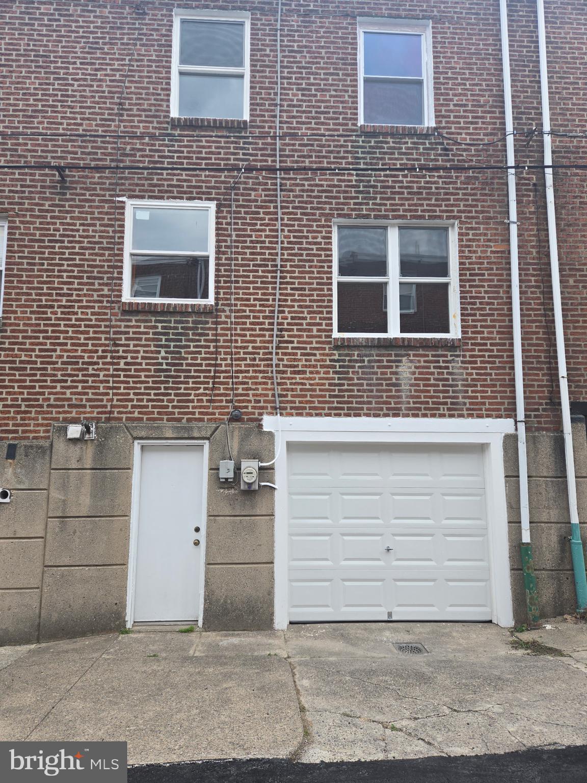 1531 Stevens Street Philadelphia, PA 19149 - Photo 7 of 25 a front view of a house