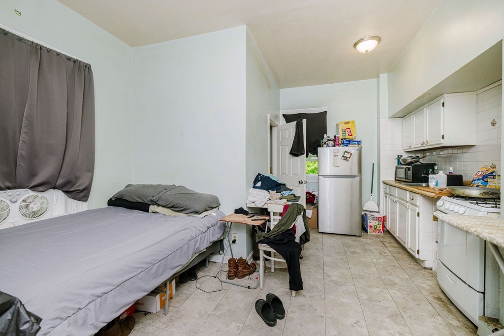 517 South Main Street Fall River, MA 02721 - Photo 13 of 34
