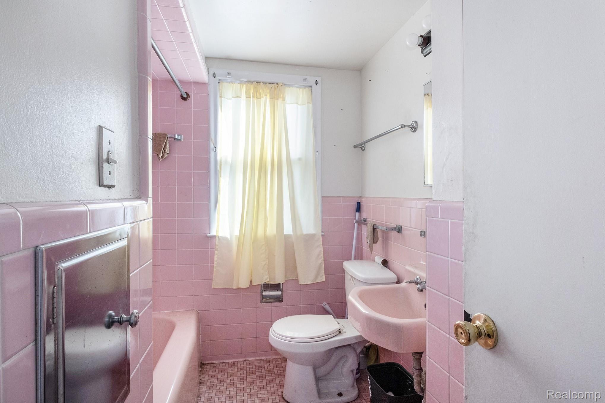 432 Alter Road Detroit, MI 48215 - Photo 11 of 19 Pretty in pink original Detroit bathroom with the most solid construction of all materials! rare to see in such great condition