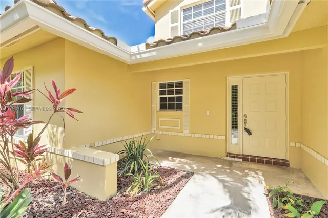 $835,000 | 3562 Southern Orchard Road West, Davie, FL 33328