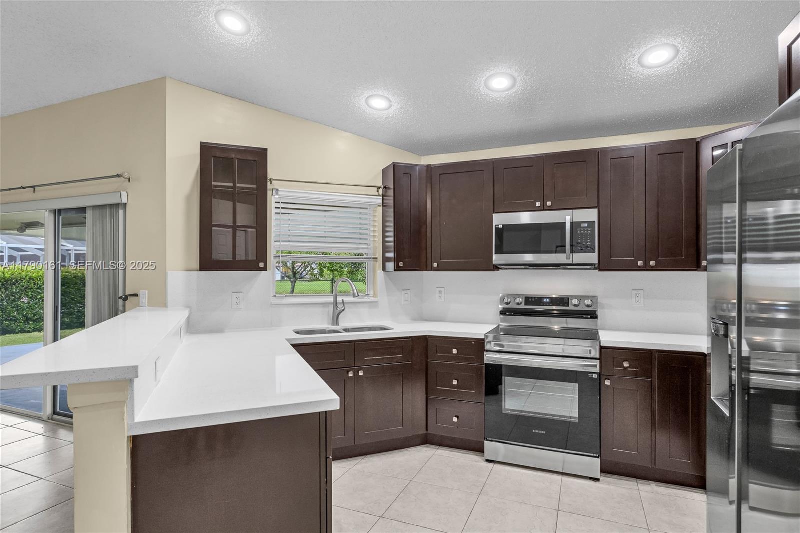 3562 Southern Orchard Road West Davie, FL 33328 - Photo 10 of 46