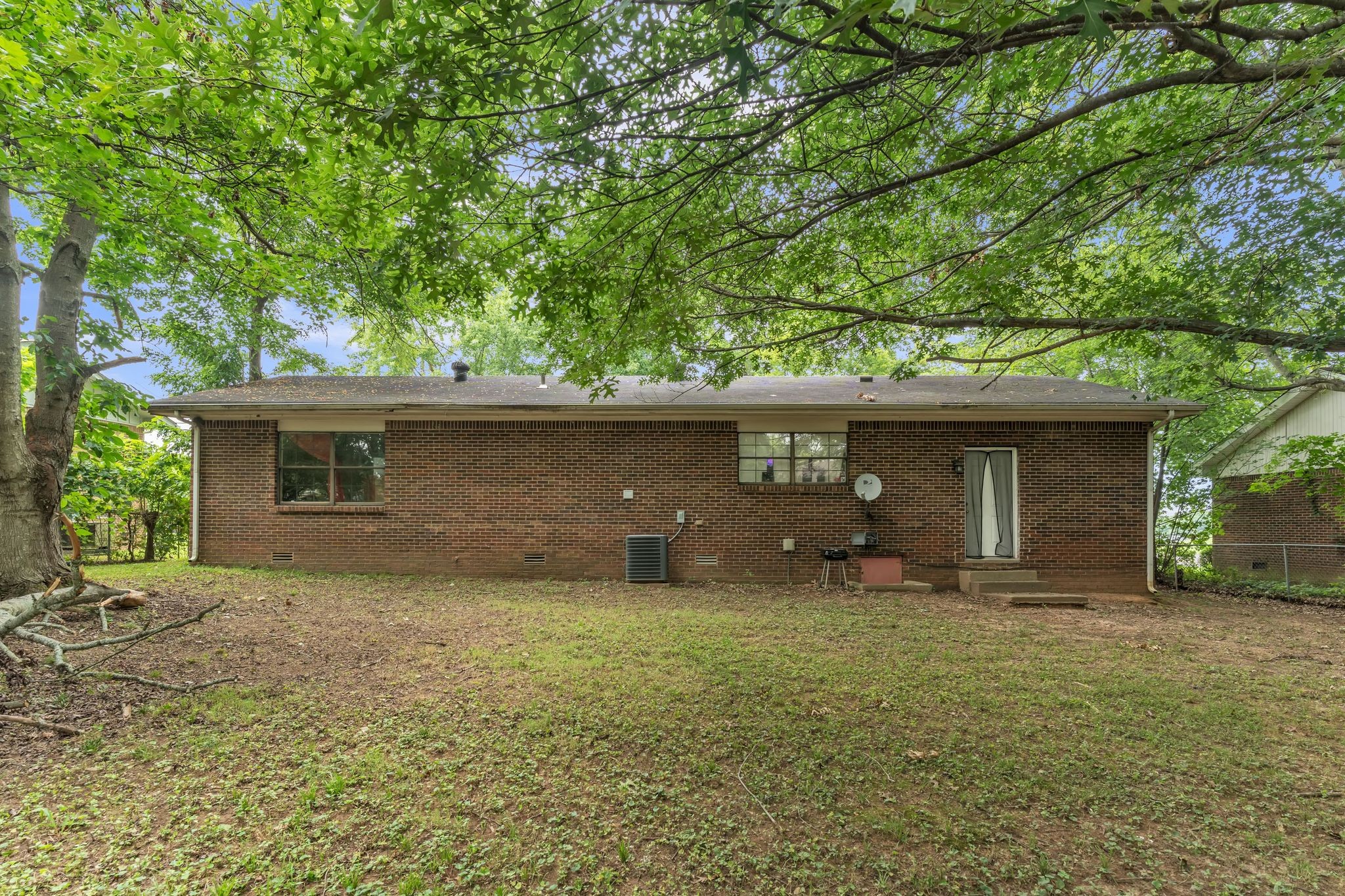 278 Lafayette Road Clarksville, TN 37042 - Photo 4 of 46 Gallery Image 4