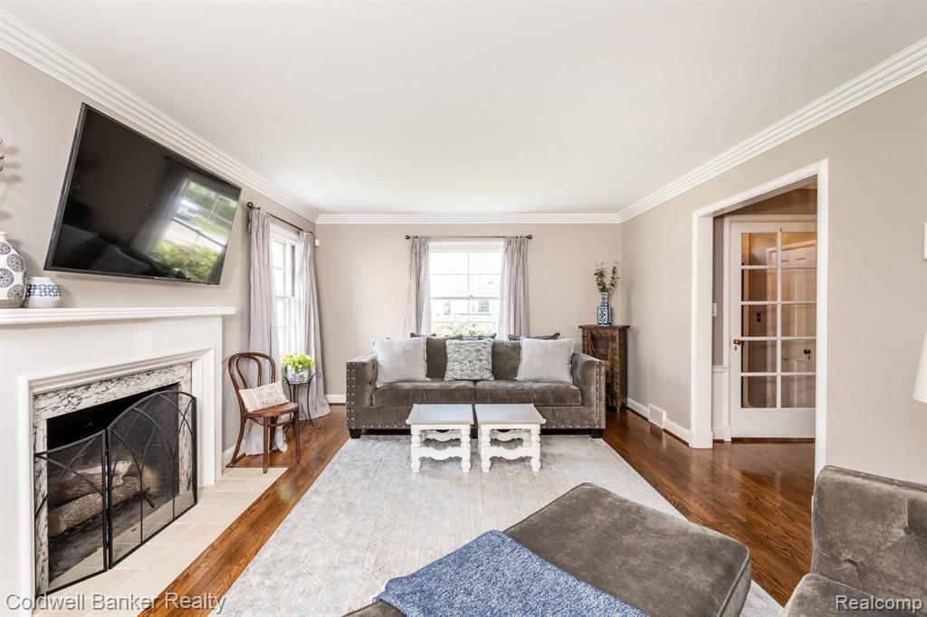 320 Touraine Road Grosse Pointe Farms, MI 48236 - Photo 12 of 60