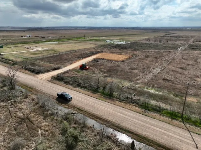 $375,000 | 14326 Hughes Road, Guy, TX 77444