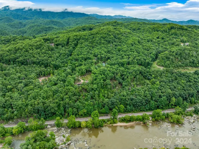 $200,000 | 4155 French Broad Parkway, Marshall, NC 28753