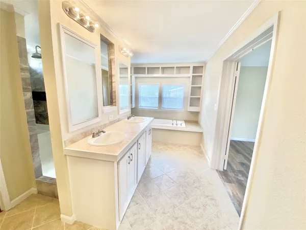 $1,750 | 11720 East Small Oak Lane, Willis, TX 77378