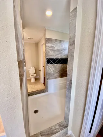 $1,750 | 11720 East Small Oak Lane, Willis, TX 77378