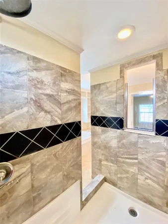 $1,750 | 11720 East Small Oak Lane, Willis, TX 77378