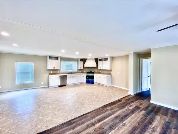 $1,750 | 11720 East Small Oak Lane, Willis, TX 77378