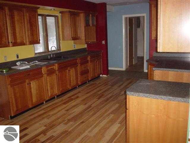 6267 Elk Lake Road Gladwin, MI 48624 - Photo 4 of 15 1753575-3.JPG