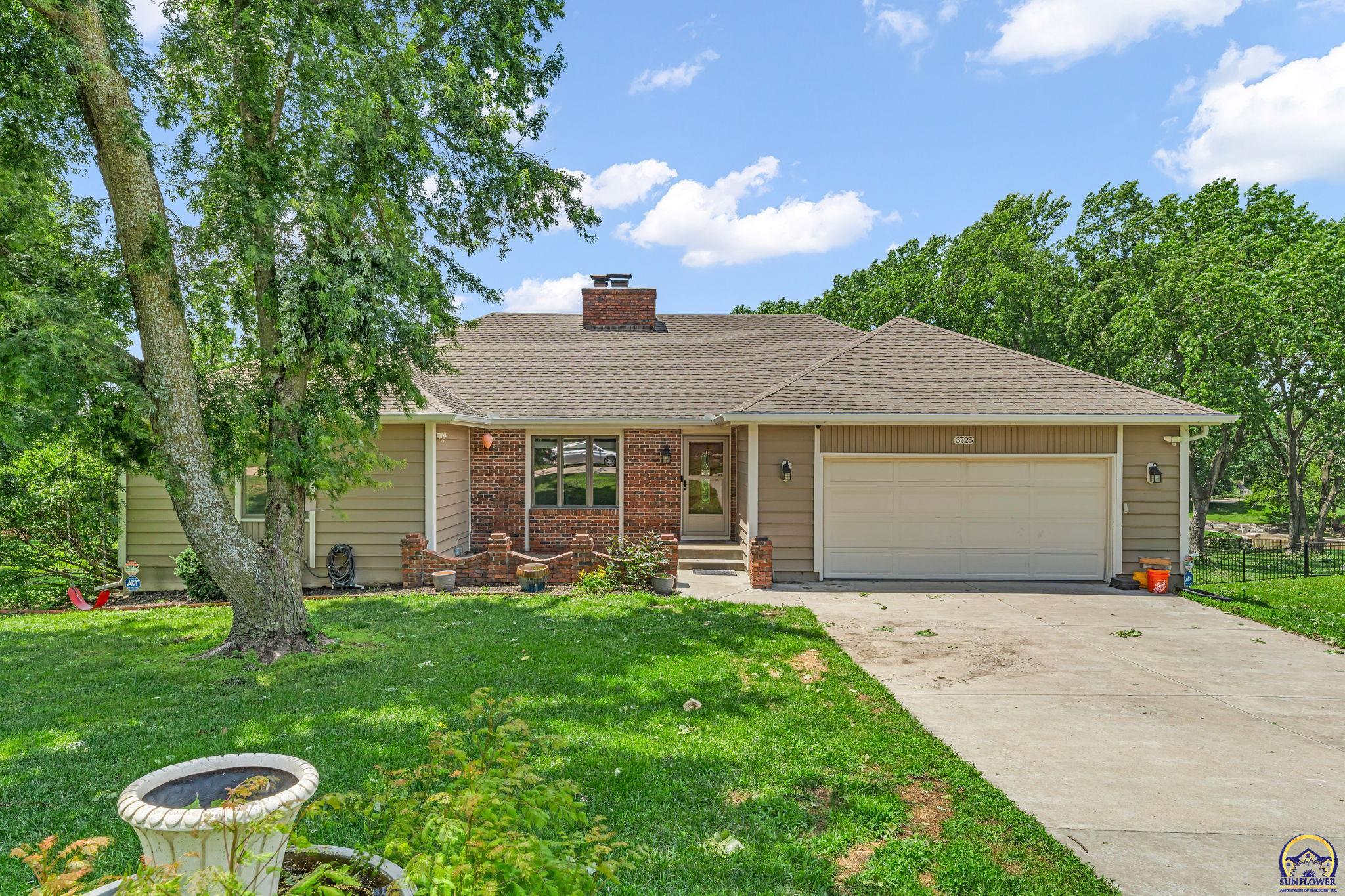 3725 Southwest Kings Forest Road Topeka, KS 66610 - Photo 2 of 52
