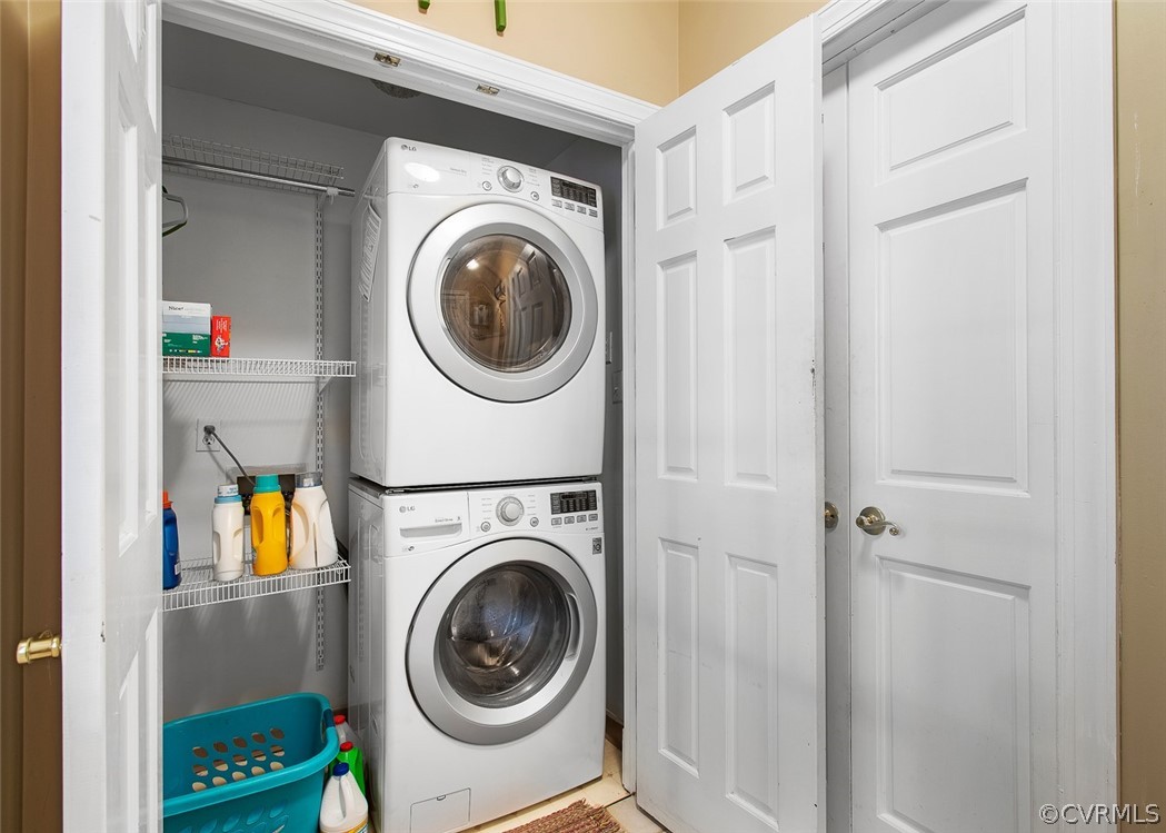 12625 2nd Branch Road Chesterfield, VA 23838 - Photo 24 of 49 Laundry area with new 2017 washer/dryer that conv