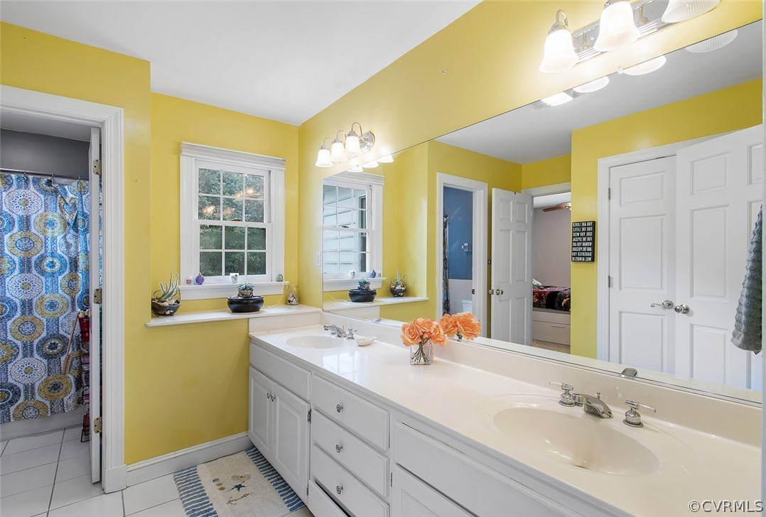 12625 2nd Branch Road Chesterfield, VA 23838 - Photo 35 of 49 Hall Bath - double vanity separate shower room
