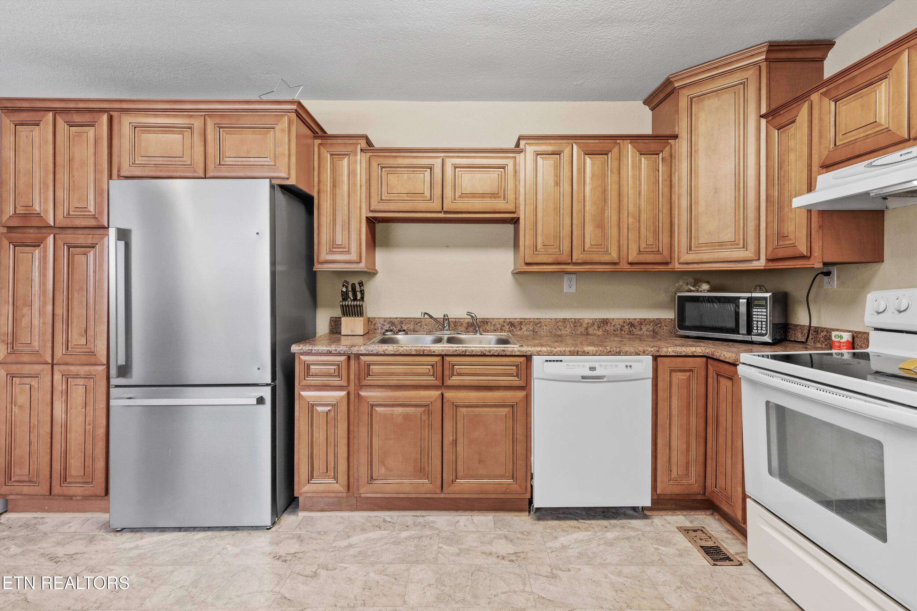 209 Blockhouse Road Maryville, TN 37803 - Photo 8 of 24 Kitchen