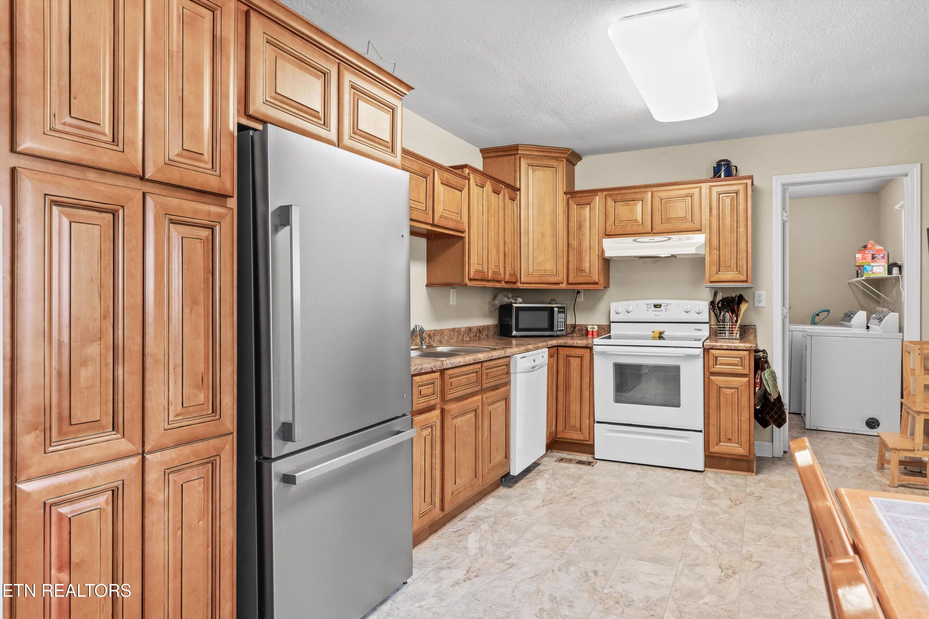 209 Blockhouse Road Maryville, TN 37803 - Photo 9 of 24 Kitchen