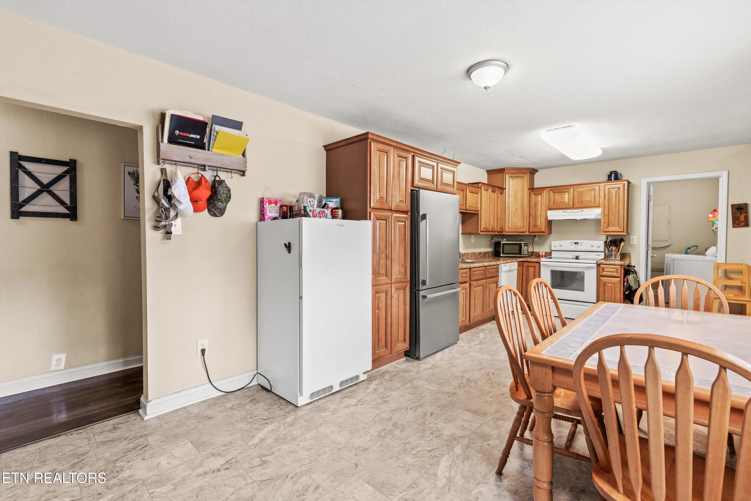 209 Blockhouse Road Maryville, TN 37803 - Photo 10 of 24 Kitchen