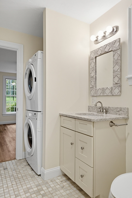 10 Mayflower Path Wayland, MA 01778 - Photo 13 of 33
