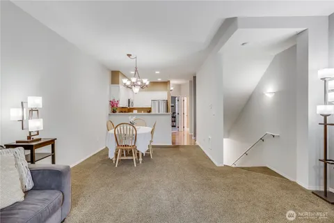 $474,900 | 1800 Northeast 40th Street, Unit G5, Renton, WA 98056